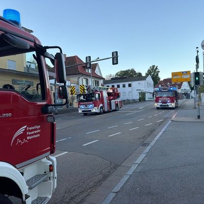 FW Weinheim: Angebranntes Essen löst Feuerwehreinsatz im 3-Glocken-Center aus