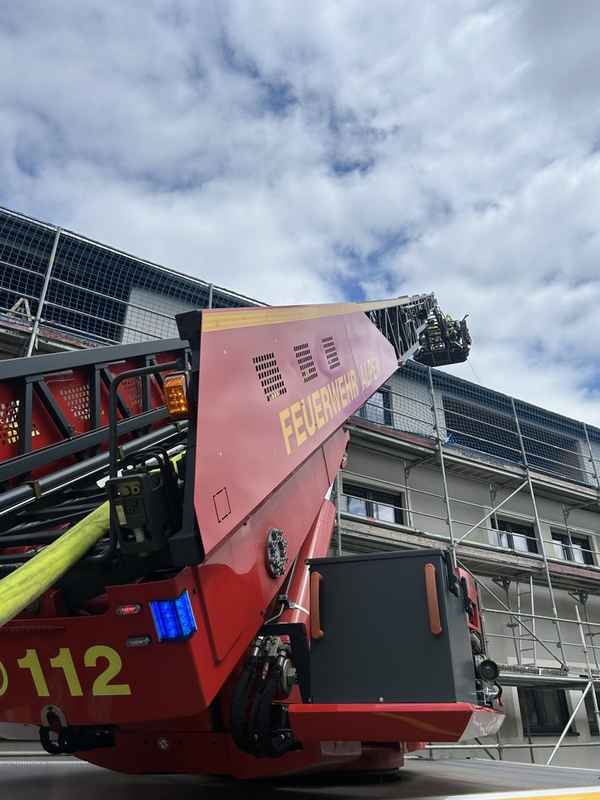 FW Alpen: Überörtliche Hilfeleistung bei einem Dachstuhlbrand in Issum