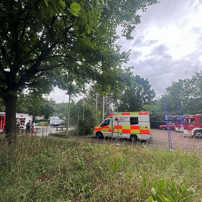 FW Weinheim: Feuerwehr Weinheim im Dauereinsatz - Personenrettung, Rutschpartie und Brandmeldealarm