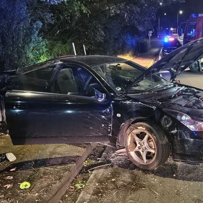 FW-EN: Alleinunfall durch PKW