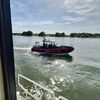 FW-NE: Mehrere Personen im Rhein | Einsatz am Sporthafen in Neuss Grimlinghausen