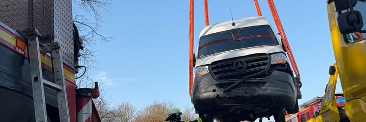 FW-M: Kleintransporter auf Abwegen (Hadern)