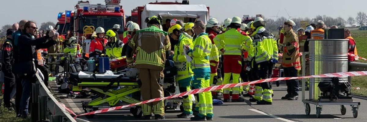 FW Gangelt: Hilfe ohne Grenzen: Erfolgreiche Großübung "EMREX" in Gangelt - 700 Retter aus drei Nationen trainieren Ernstfall
