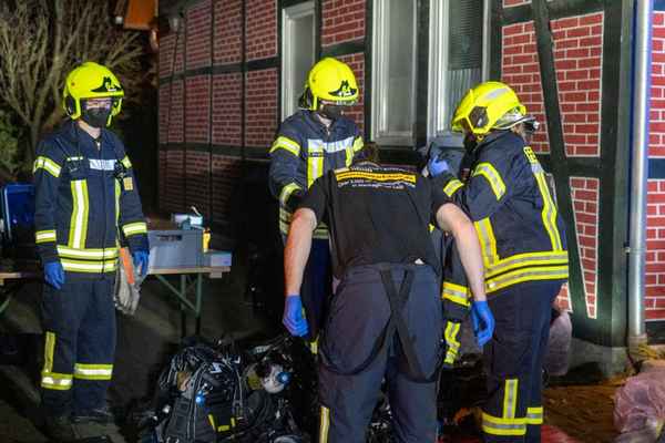 FW Flotwedel: Ausgedehnter Brand in Bockelskamp