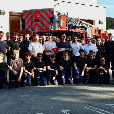 FW-GL: Feuerwehr Bergisch Gladbach stellt dritte Drehleiter in Dienst