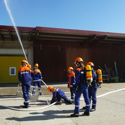 FW Weinheim: Nachwuchs rettet Zukunft - Weinheimer Jugendfeuerwehr im Großeinsatz