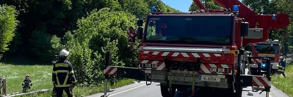 FW-EN: Schwerer Verkehrsunfall mit Linienbus - 10 Personen verletzt