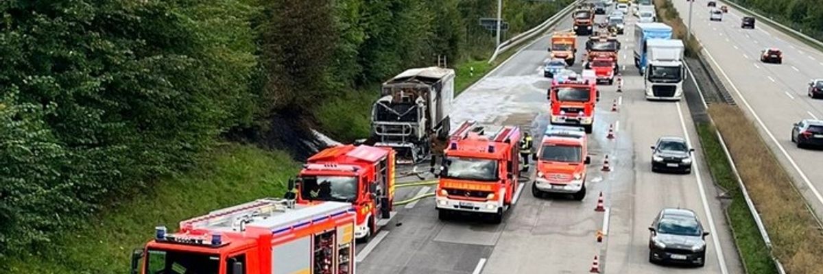 FW VG Asbach: LKW-Brand legt A3 bei Neustadt am Montagnachmittag lahm