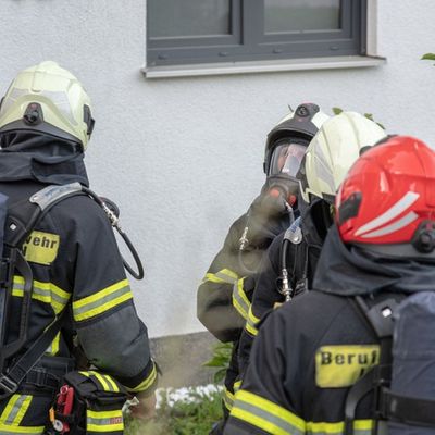 FW-MK: Brand auf einer Dachterrasse in Lössel