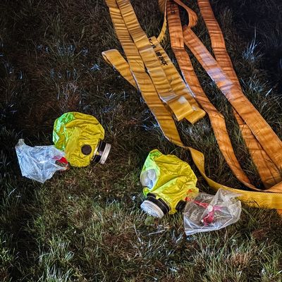 FW-DT: Zimmerbrand - 18 Personen rettungsdienstlich betreut