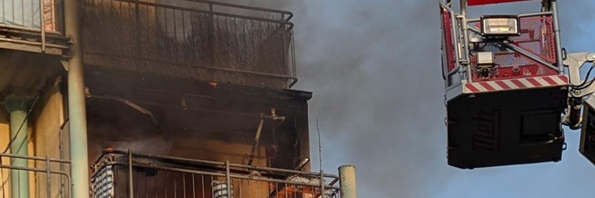 FW Dresden: Ausgedehnter Wohnungsbrand - Feuerwehr verhindert durch schnelles Eingreifen die Ausbreitung