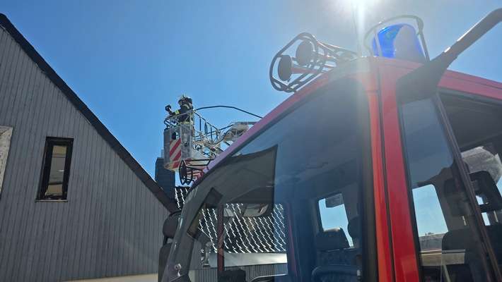 FW Celle: Feuer im Dachstuhl eines Wohnhauses