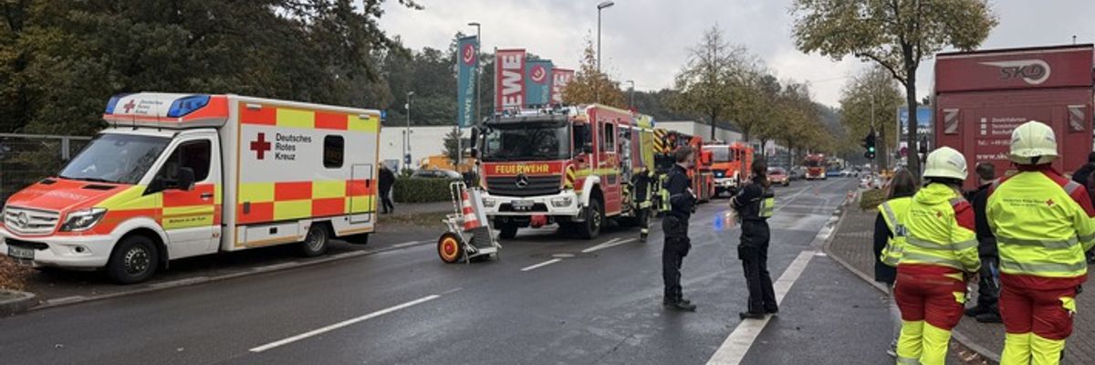 FW-MH: Durchtrenntes Stromkabel löst Brandmeldealarm aus - Düsseldorfer Straße zeitweise gesperrt
