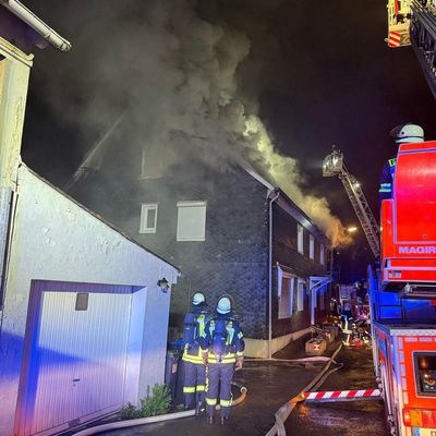 FW-RS: Dachstuhlbrand in Großhülsberg, Remscheid