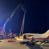 FW Mainz: Bruchlandung von Kleinflugzeug endet Glimpflich - Feuerwehr unterstützt Bergungsarbeiten