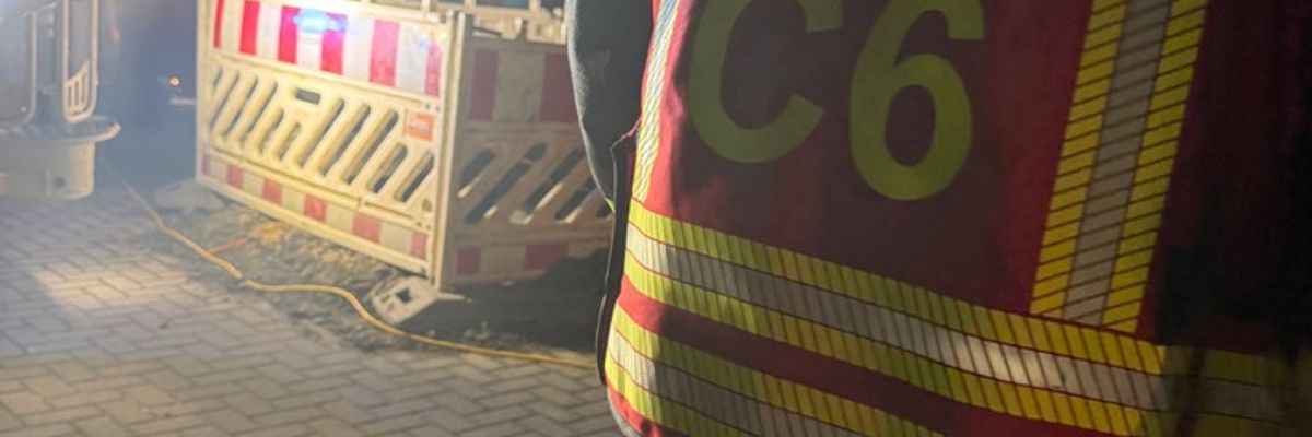 FW-DO: Brand in 2 Familienhaus - Haus vorübergehend unbewohnbar