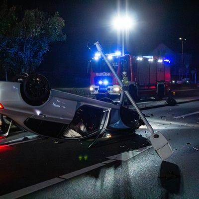 FW-MK: Überschlagener PKW auf der Dortmunder Straße