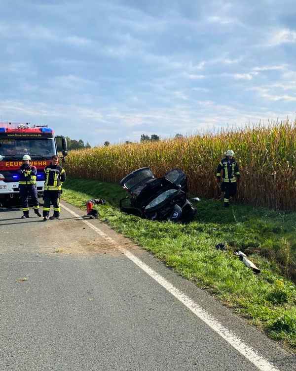 FW Ense: Zwei Verletzte bei Verkehrsunfall