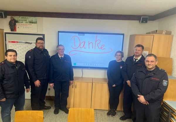 FW Beverungen: Digitale Unterstützung für den Feuerwehrdienst / Löschgruppe Würgassen modernisiert Ausstattung