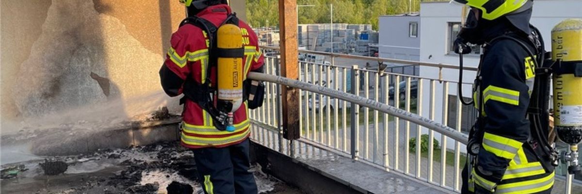 FW Reichenau: Brand auf Balkon gelöscht, Reichenau-Lindenbühl, 19.05.2025