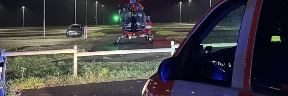FW Alpen: Ausleuchten für den Rettungshubschrauber