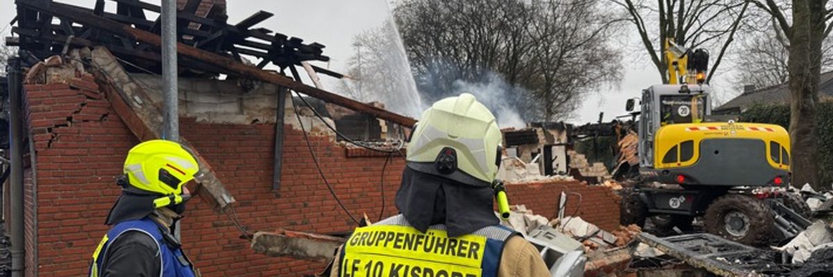FW-SE: Vollbrand eines Vereinsheimes in Henstedt-Ulzburg