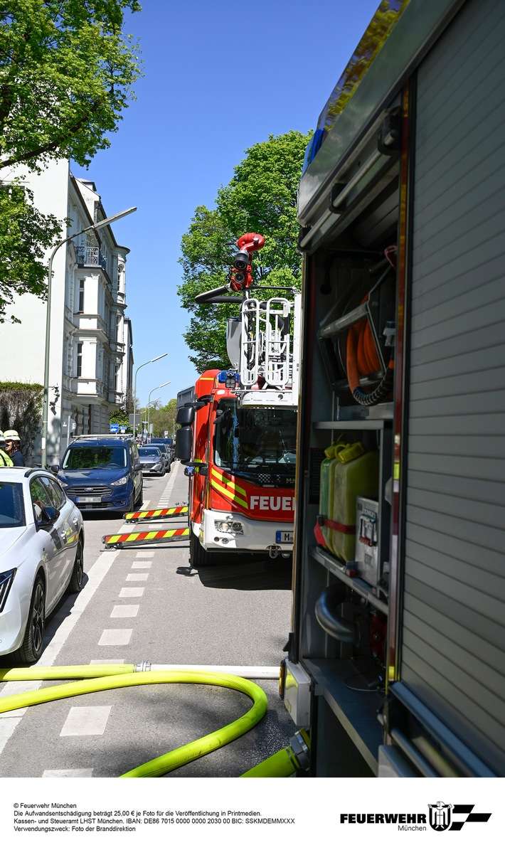 FW-M: Brandmeldeanlage meldet Dachstuhlbrand (Schwabing)