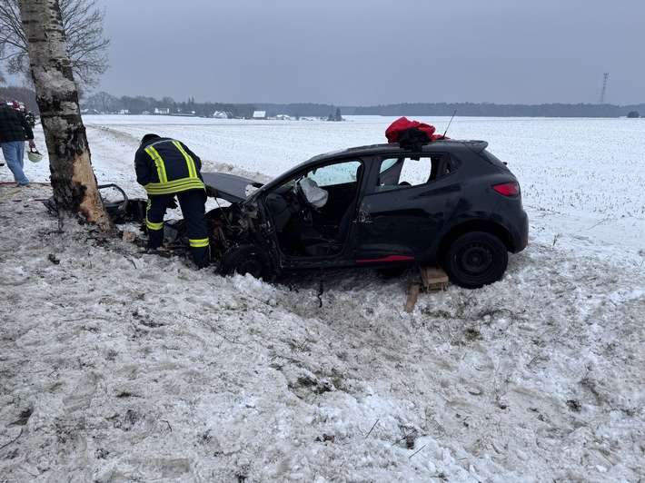 FFW Bergen: Verkehrsunfall mit eingeschlossener Person