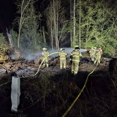 FW-GL: Drei Einsätze an einem Abend - Brandbekämpfung in Heidkamp, Hebborn und Herkenrath - Eine verletzte Person durch Brandrauch