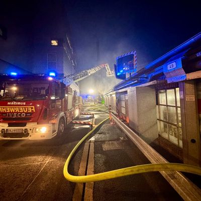 FW-EN: Abschlussmeldung - Brand im Industriebetrieb in Herdecke - Die Feuerwehren des Ennepe-Ruhr-Kreis sind mit 132 Einsatzkräften über 7 Stunde im Einsatz.