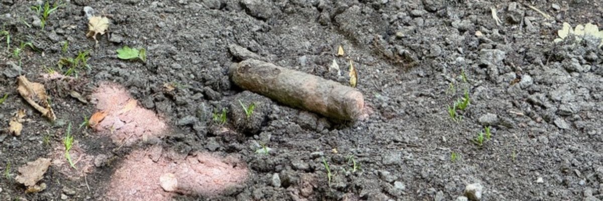 FW Alpen: Kampfmittelfund auf Kinderspielplatz