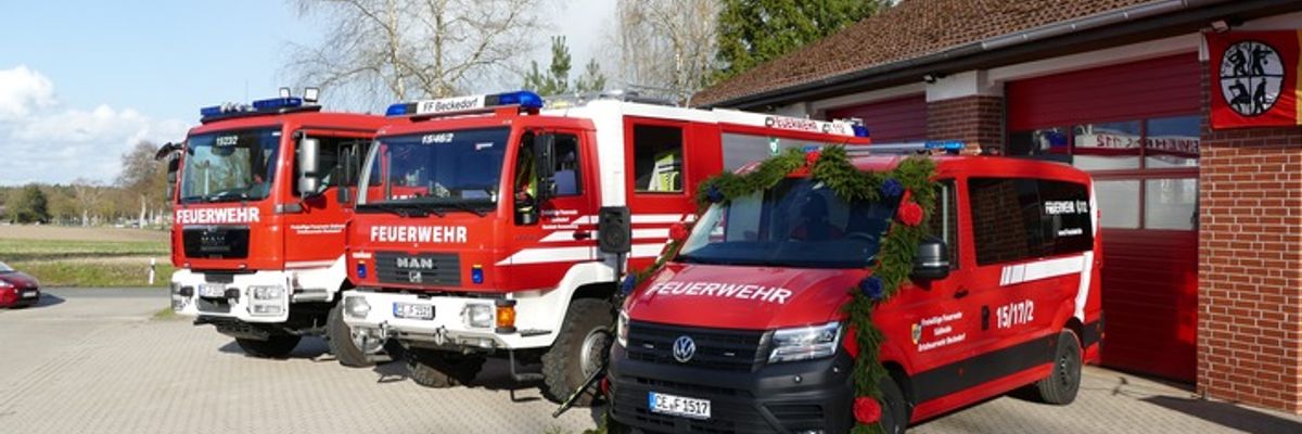 FW Südheide: Stützpunktfeuerwehr Beckedorf freut sich über die offizielle Übergabe eines neuen Mannschaftstransportfahrzeugs