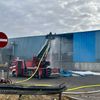 FW-NE: Brand in einer Halle eines Entsorgungsbetriebs | Keine Verletzten