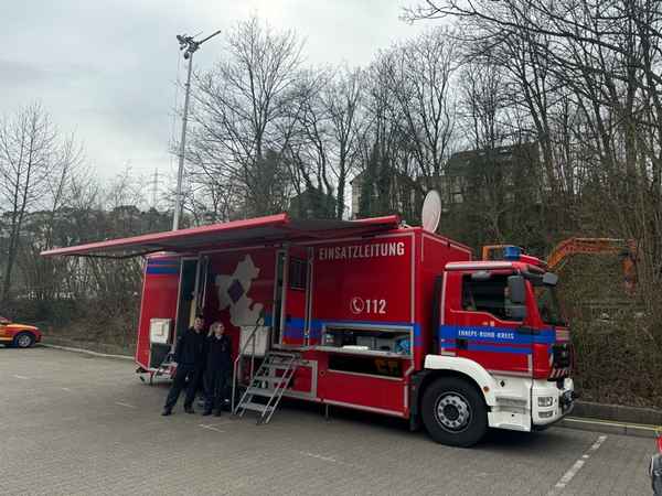 FW-EN: Führungskräfte-Fortbildung für den Ernstfall - Führungskräfte und IuK Gruppe übten gemeinsam