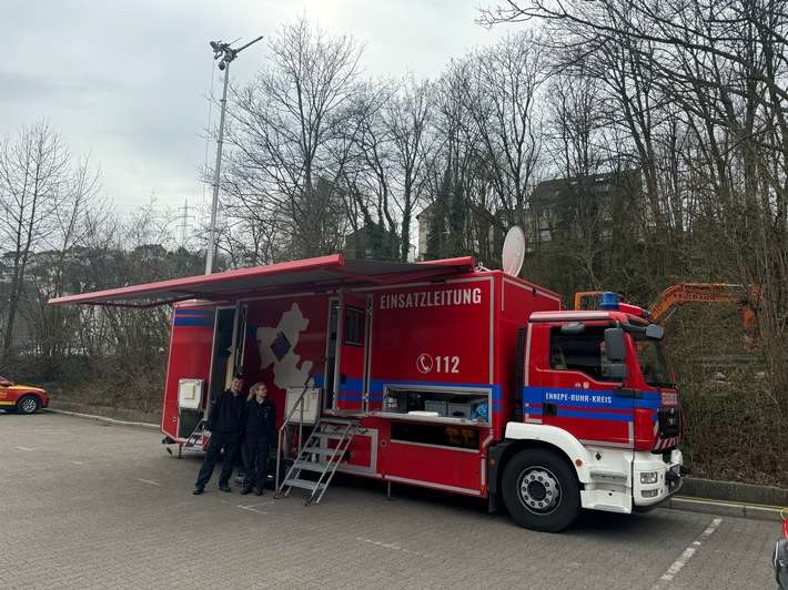 FW-EN: Führungskräfte-Fortbildung für den Ernstfall - Führungskräfte und IuK Gruppe übten gemeinsam