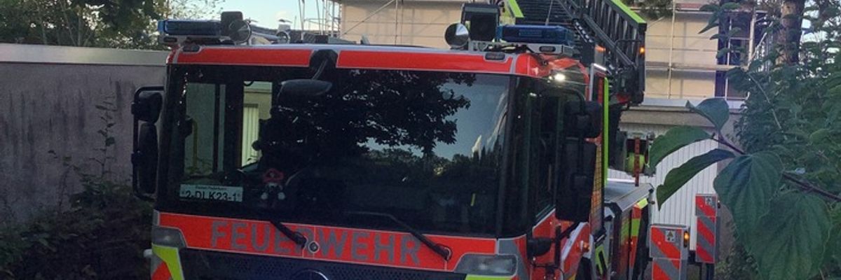 FW Paderborn: Dachstuhlbrand Am Rippinger Weg