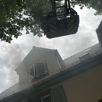 FW Speyer: Wohnungsbrand - eine Person leicht verletzt
