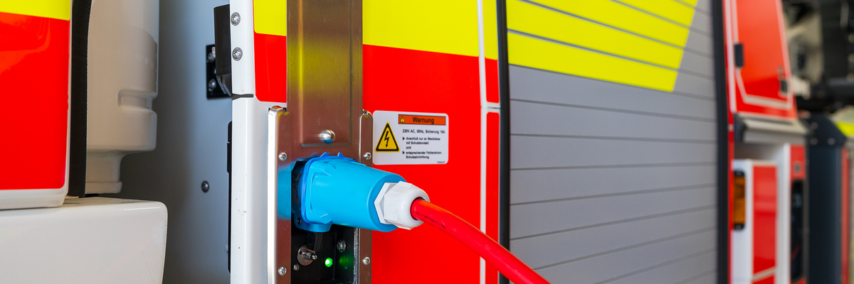FW Ludwigshafen: Wohnungsbrand mit Menschenrettung in Ludwigshafen-Süd