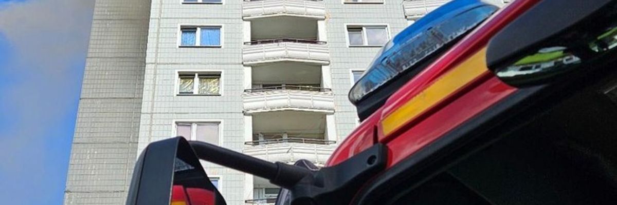 FW Dresden: Wohnungsbrand in der 15.Etage eines Wohnhochhauses