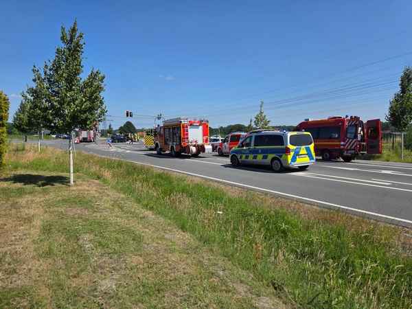 FW Datteln: Verkehrsunfall und Sprengung eines Kampfmittelfundes fordern Feuerwehr Datteln