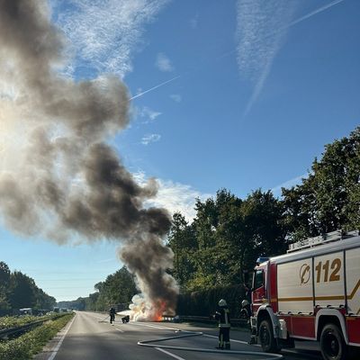 FW Dinslaken: PKW Brand auf der BAB 3 und weitere Einsätze