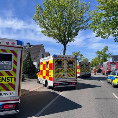FW Neumünster: Verkehrsunfall in der Wasbeker Straße - Drei Verletzte ins Krankenhaus eingeliefert