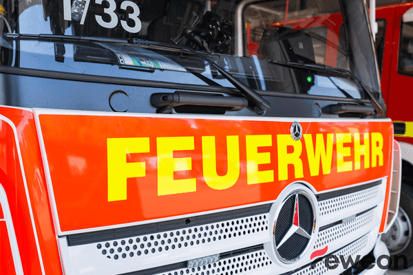 FW Mainz: Gasausströmung in Mehrfamilienhaus