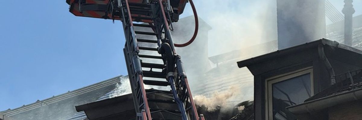 FW-F: Personalintensiver Wohnungsbrand in Frankfurt-Gallus