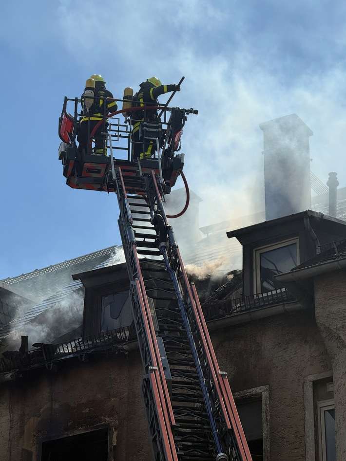 FW-F: Personalintensiver Wohnungsbrand in Frankfurt-Gallus