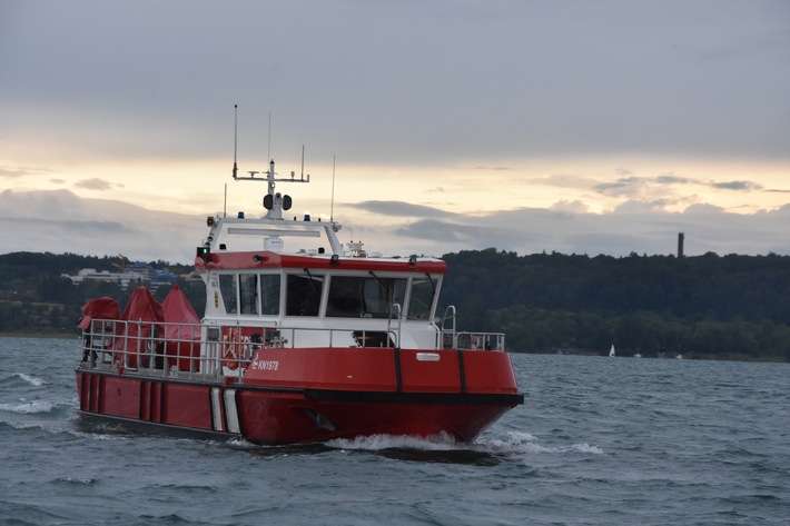 FW Konstanz: Übung auf dem Bodensee - Brand auf einem Fahrgastschiff