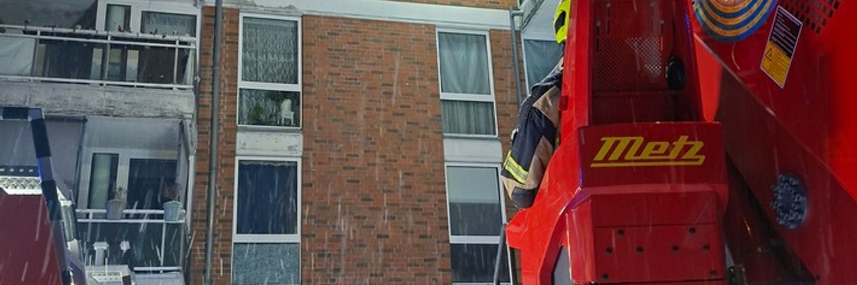 FW-PI: Dachgeschossbrand in der Straße Krähenhorst - 43 Personen unverletzt gesichtet