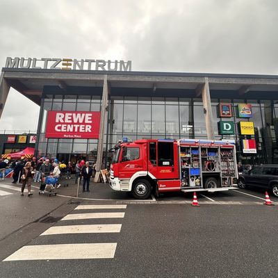 FW Weinheim: Weinheimer Feuerwehr feiert erfolgreichen Kick-off ihres ersten Sammelalbums