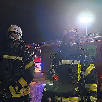 FW Celle: Kellerbrand in Mehrparteienhaus