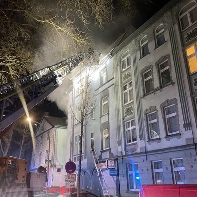 FW-DO: Feuer in Dortmunder Nordstadt / Schwerer Wohnungsbrand in einem Mehrfamilienhaus